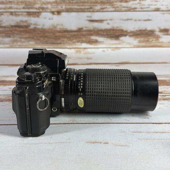 Minolta X-700 35mm Film Camera + Five Star 75–200mm Zoom Lens – Tested - Picture 5 of 6